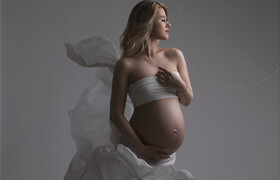 Lola Melani Academy - Artistic Lighting for Maternity Portraiture